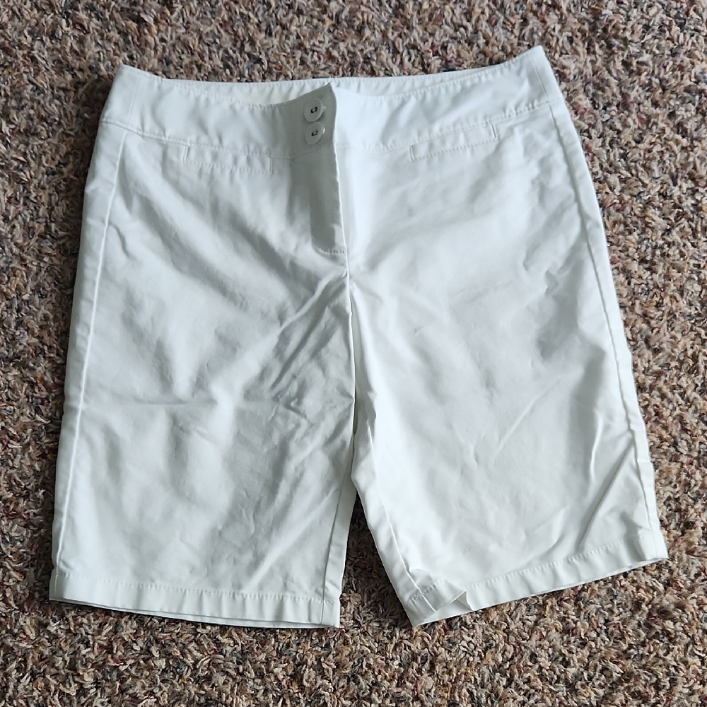 Ann Taylor Cream Women's Bermudas